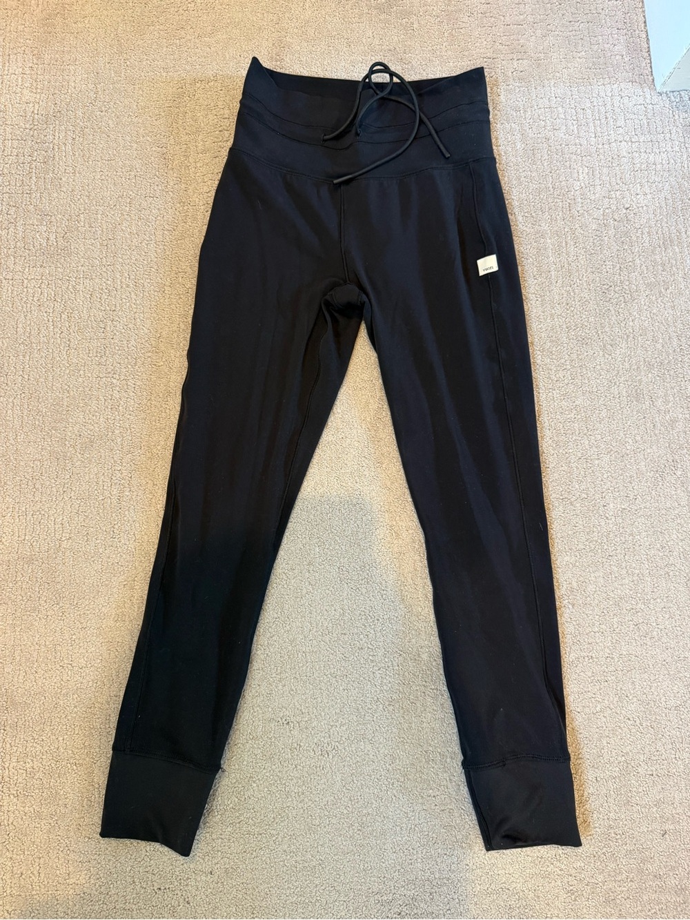 Vuori Daily Form Black High-Waist Leggings with Drawstring